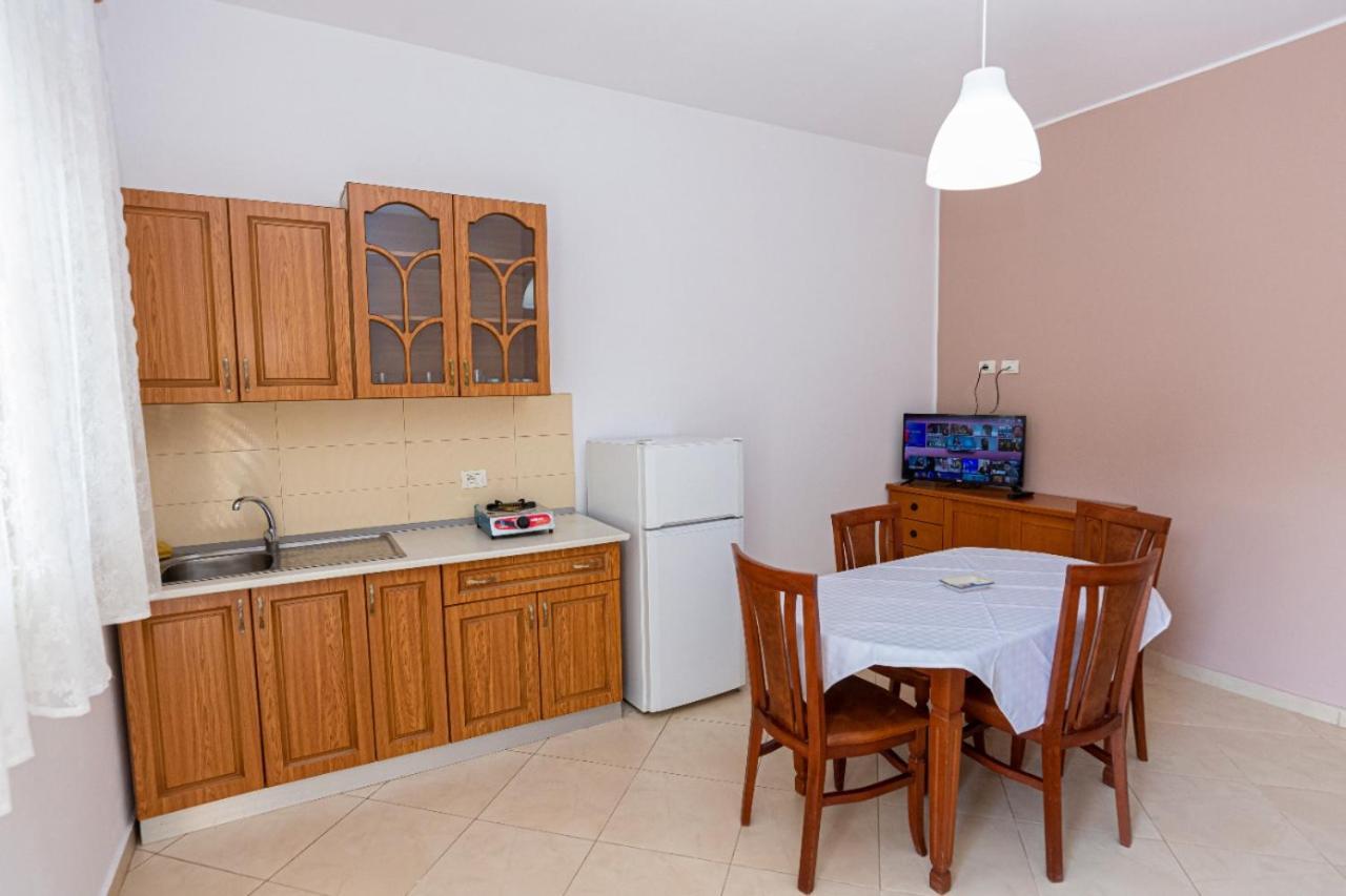 Vila B&E Vlore Exterior photo